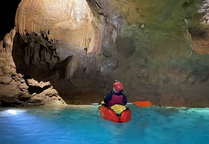 Espeleokayak en las Cuevas de San José de La Vall de Uxó